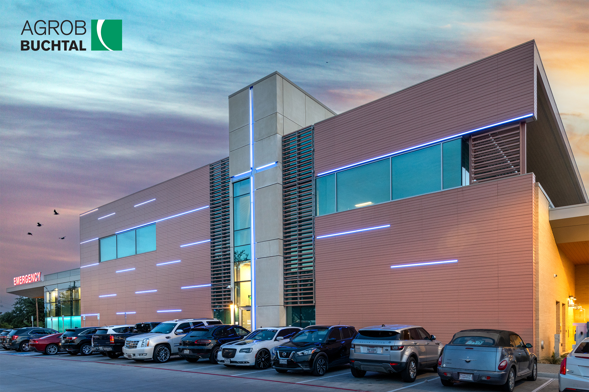 Methodist Charlton Medical Center, Grooved KeraTwin Panels, KeraShape Baguettes, SpectraView 6223 Apricot