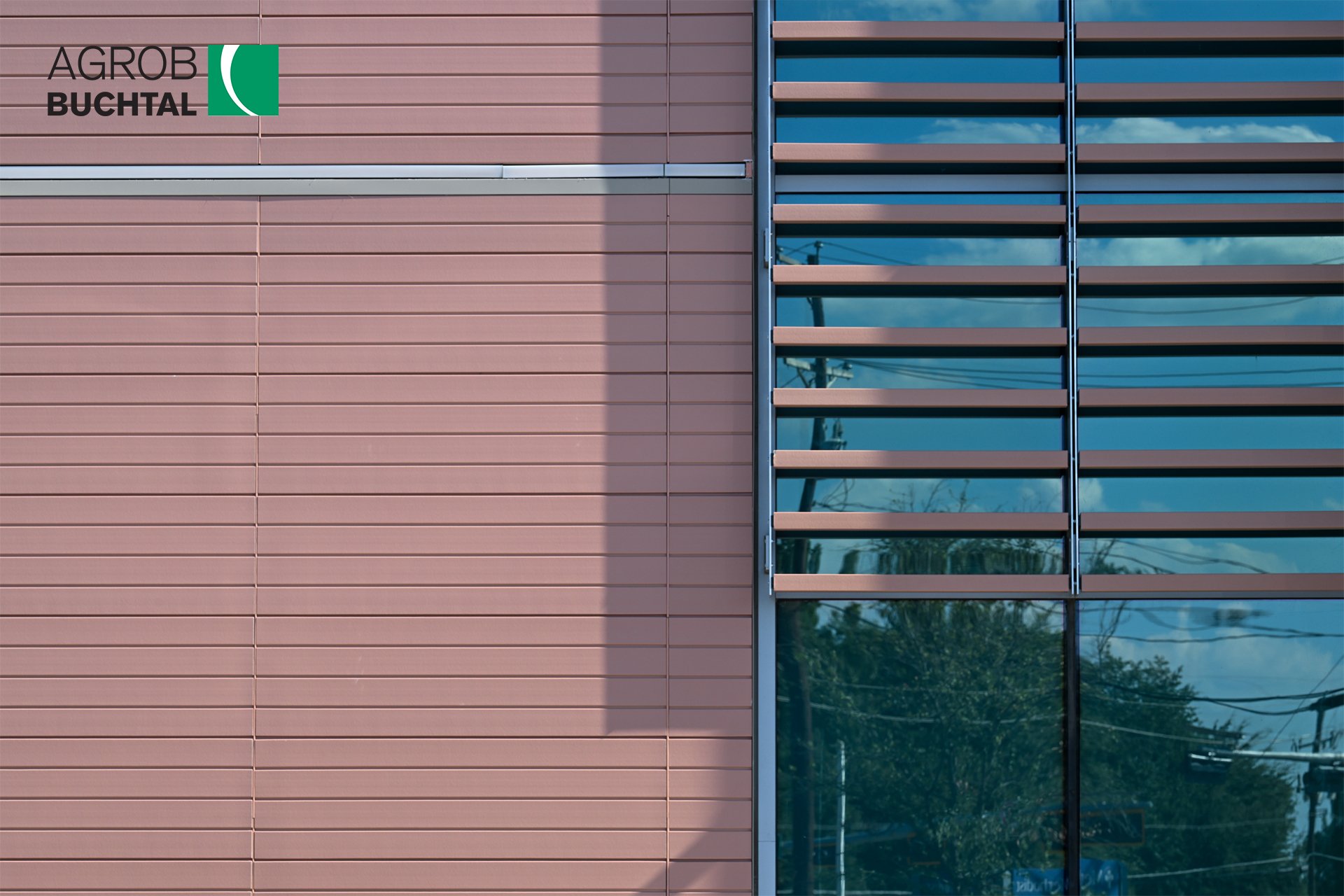 Methodist Charlton Medical Center, Grooved KeraTwin Panels, KeraShape Baguettes, SpectraView 6223 Apricot